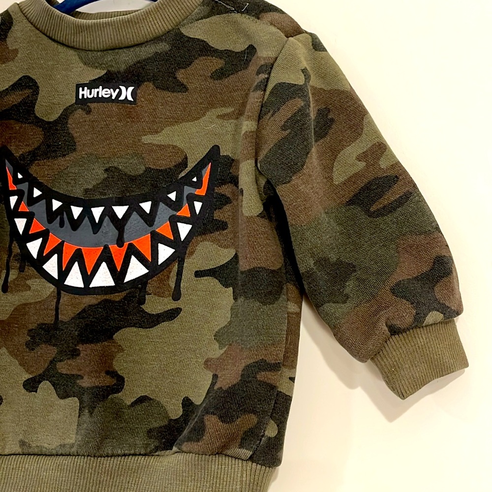 HURLEY Infant 12mo Shark Bite Camo Crewneck Sweatshirt Cotton Blend Like New - Picture 2 of 6